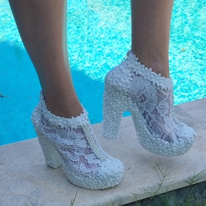 Bridal Shoes, Wedding Shoes, Gorgeous Bridal Shoes, Lace, Daisy, Pearls Bridal Shoes, Customizable Pearl Color White or Ivory