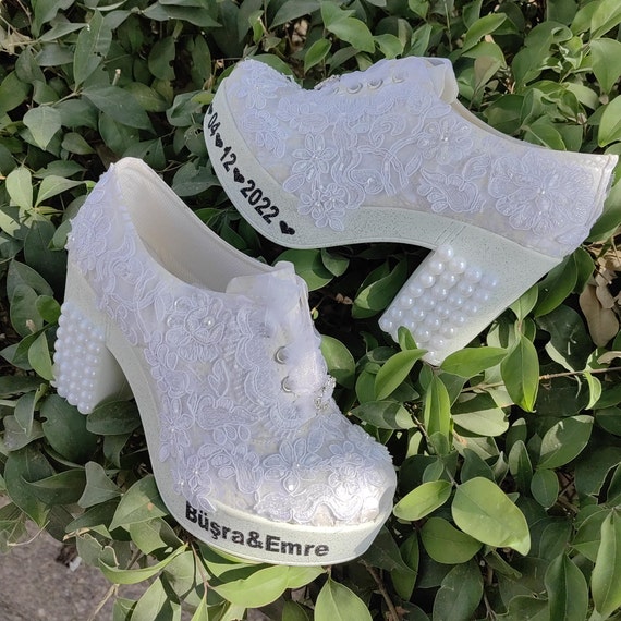 Bridal Shoes Customizable Luxury white lace Comfy Heels 10 CM high heel wedding shoes Text color options / Shoes Ivory / White