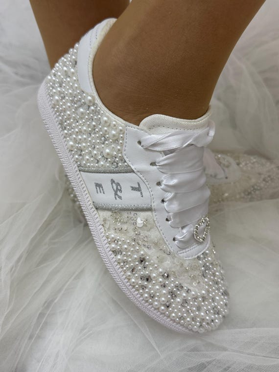 Custom Sneakers , The most unique bridal shoe design of all time, unparalleled comfort, you will love it, Customize , Desing