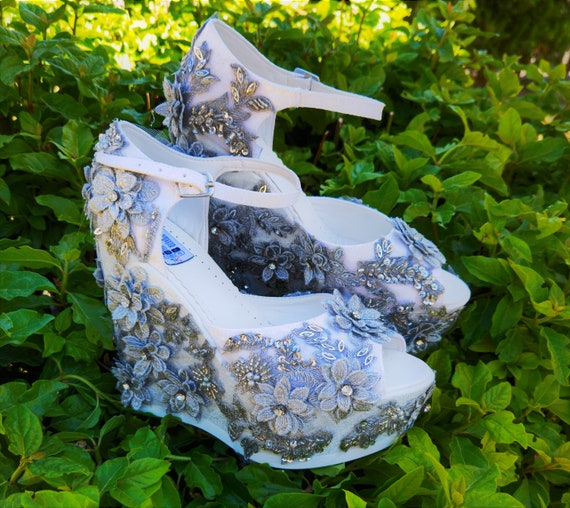 Engagement Shoes Luxury Silver Lace Crystal Stones , Party Shoes Different Color Options Applique Lace heel bride shoes desinger wedding