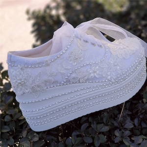 bridal shoes wadding sole comfortable simple and elegant shoes for brides white lace lace  bridal shoes