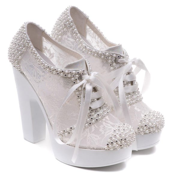 Wedding Shoes: Comfortable , Stylish Bridal Heels, Platform Party Shoes with Crystal Stones & Pearls for Bride