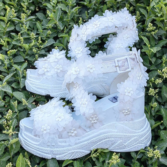 Bridal Shoes, Sports Heeled Sandals 10CM Comfortable and Stylish Very Comfortable Wedding Shoe Over White Flowers, Bridal Sports Sandals