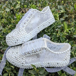 Bride Shoes Pearls White or Ivory Options Lace Bride Stilo Design Wedding shoes Height Options