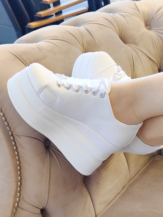 Bridal Heels Sneakers Comfortable for Weddings shoes, Heel Bridal Shoes Customized Shoes Production in white Personalized shoes desing Shoes