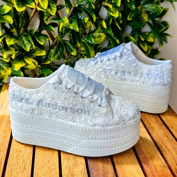 Bridal shoes personalization bride sport shoes custom lightened sole shoes for wedding dress wedding shoes Luxury design