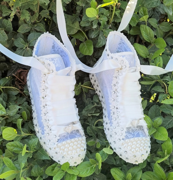 Wedding Shoes Custom  Ivory Lace and Ivory Daisy Crystal Stone  Ivory Bride Shoes Wedding Shoes