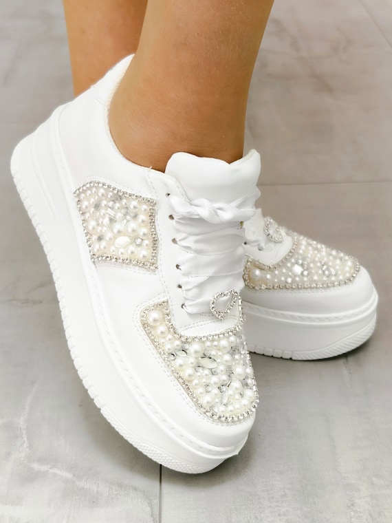 Wedding Bridal Sneakers, Personalized special, sneakers top quality, luxury design, Unique Bride shoes,  Sneakers for Brides Stilo Desing