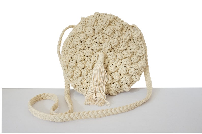 Ecru crochet litle round tassel bag image 1