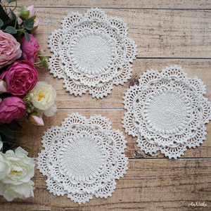 White crochet doily Set of 3 Cotton coasters Wedding table decor