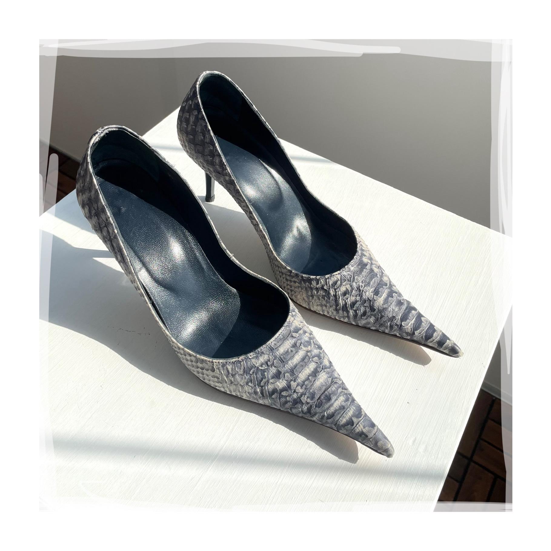 Pointy Toe Vintage Heels Canada