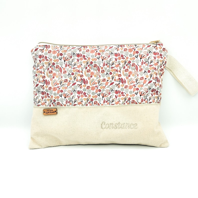 Tousse de toilette personnalisée, cadeau naissance, cadeau bébé enfant, pochette personnalisée, molletonnée, petites fleurs, liberty image 1