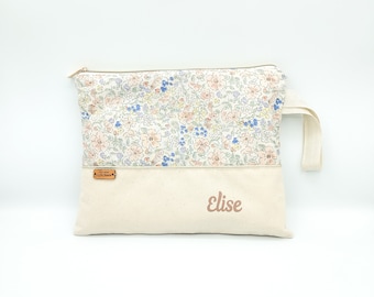 Tousse de toilette personnalisée, cadeau personnalise, cadeau bébé enfant, pochette personnalisée, molletonnée, petites fleurs, liberty