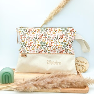 Tousse de toilette personnalisée, cadeau naissance, cadeau bébé enfant, pochette personnalisée, molletonnée, fleurs des champs, liberty