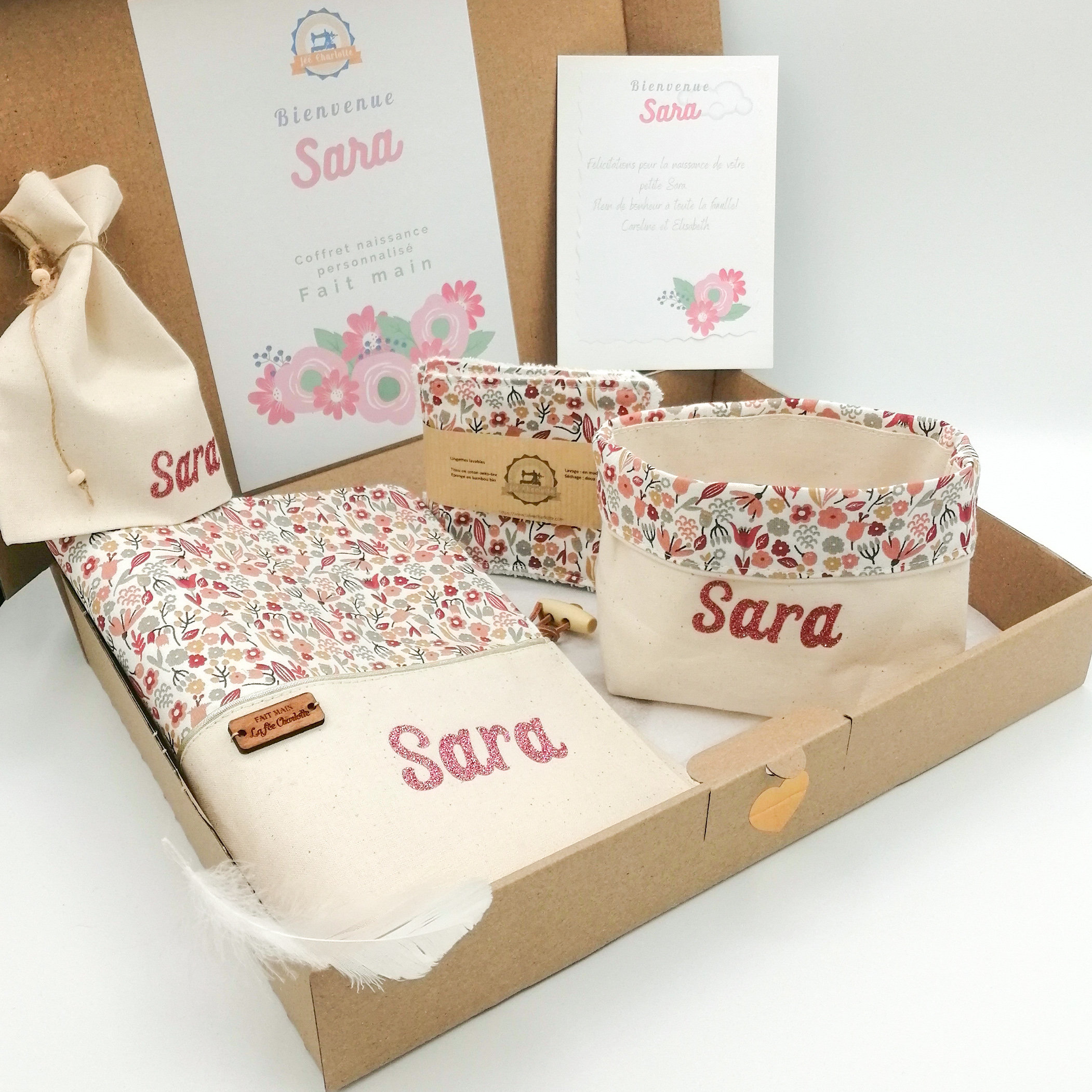 Cadeau naissance personnalisé pour bébé fille avec prénom, cadeau bébé,  petites fleurs roses liberty -  France