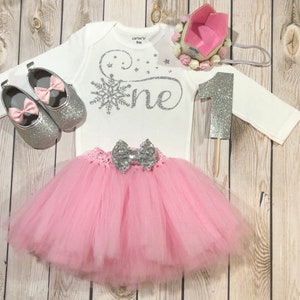 winter onederland dress Amazon.com: Funmunchkins Winter Onederland 1st Birthday Outfit Baby Girl, Snowflake One Personalized Name (Short Sleeve 9M): Clothing, Shoes & Jewelry