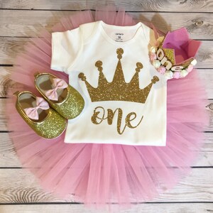 Erster Geburtstag Mädchen Outfit: Rosa Tutu, Glitzer-Schuhe, Prinzessin Krone