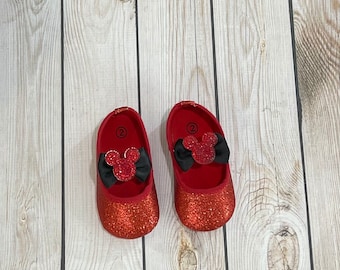 Zapatos de bebé con purpurina roja: lazo de Minnie Mouse, primer cumpleaños