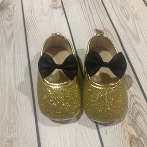 Baby glitter shoes, black bow infant gold shoes, gold glitter shoes, baby shoes gold, first birthday shoes girl