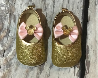Baby glitter shoes, Minnie Mouse gold glitter shoes, light pink ribbon baby shoes gold, first birthday shoes girl