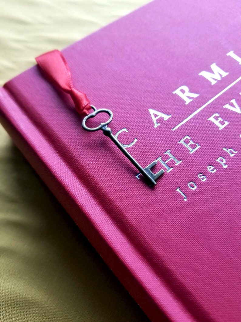 Skeleton Key Bookmark, Circle Shaped Key Bookmark, Victorian Bronze Key ...