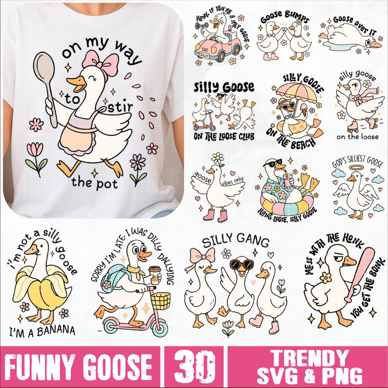 Peut inclure: T-shirt blanc avec un dessin de canard de dessin anim&eacute;, le texte dit "on my way to stir the pot". D'autres dessins incluent des fleurs et un n&oelig;ud rose. D'autres dessins pr&eacute;sentent des oies avec des lunettes de soleil, sur des scooters et dans des voitures.