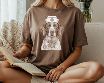 Deutsch Kurzhaar Krankenschwester PNG | Retro Skizze Hund Clipart | Krankenschwester Hund PNG | Stethoskop Veterinärhund Kunst | Medizinisches Haustier PNG