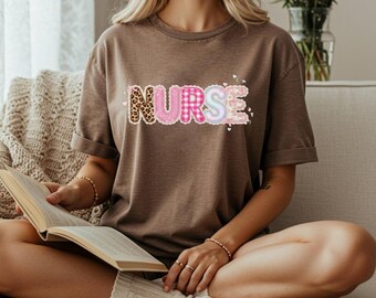 Kokette Krankenschwester PNG • Gemischte Textur NURSE Design • Leopard Glitter Gingham Krankenschwester Clipart • Süße Pastell Krankenschwester Sublimationsdatei