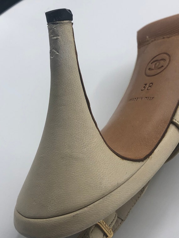 CHANEL Camellia Slingback shoes sz 38 RARE! - image 7