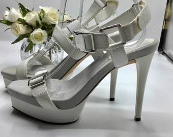 GUCCI High Heeled Shoes UNWORN White leather