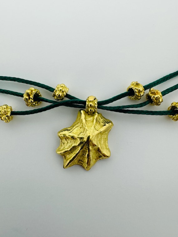 18k Solid Yellow Gold Seashell Pendant on Rope It… - image 1