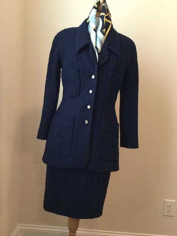 Chanel Navy Boucle two piece Suit Classic excellen