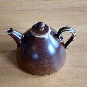 Roerstrand Sweden, Gunnar Nylund, Teapot