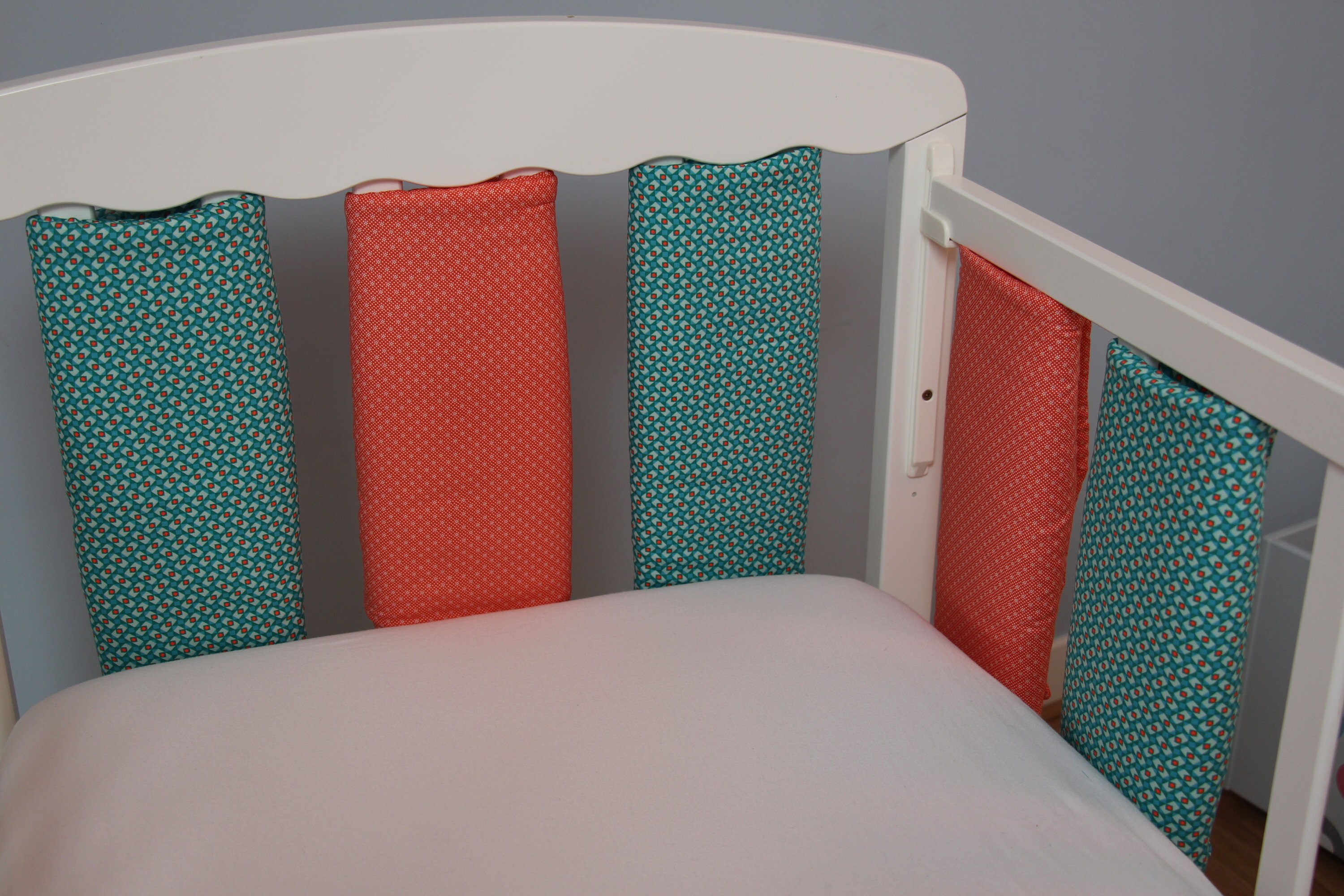 Protection Barreaux De Lit Bebe L Alternative Aux Tours Etsy Protection Barreaux De Lit Bebe L Alternative Aux Tours Etsy