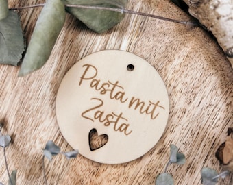 Geschenkanhänger „Pasta mit Zasta“ rund aus Holz - Hochzeitsgeschenk Geld schenken Geburtstag Geschenkidee Gravur Hochzeit