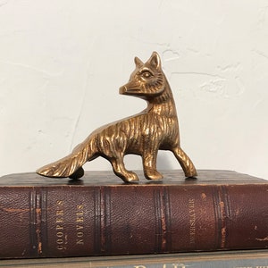 4-1/4&quot; Antiqued Brass Sly Fox Paperweight Tabletop Decor