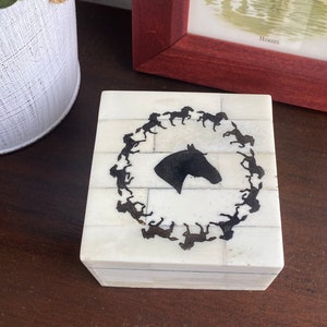 3-1/4&quot; Horses in the Round Etched Trinket Box, Ring Box, Gift Box, Jewelry Box Small, Horse Decor, Horse Gift, Horse Lover, Equestrian Gift