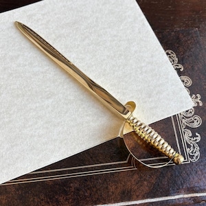Abrecartas de espada de latón de 7" con empuñadura y protección decorativas, regalo militar, regalo para jefes, decoración de oficina, accesorios de oficina