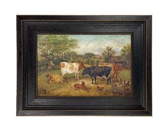 Koeien en kippen in een weide ingelijste olieverfreproductie op canvas in verweerde zwarte houten lijst