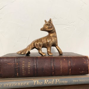 4-1/4&quot; Antiqued Brass Sly Fox Paperweight, Fox Gift, Groomsman Gift, 21st Anniversary, Brass Animal, Tabletop Decor