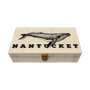 &quot;6-1 / 4 &quot;&quot;Buckelwal &quot;&quot;Nantucket&quot;&quot; gedruckte Knochen Box, antike Reproduktion, Nantucket Dekor, Nantucket Memento, New England Dekor, Schmuckschatulle.&quot;