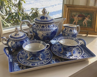 Juego de té de porcelana Liberty Blue Transferware con bandeja, estilo antiguo, tetera, azul y blanco, regalo para bebedor de té, regalo del Día de la Madre