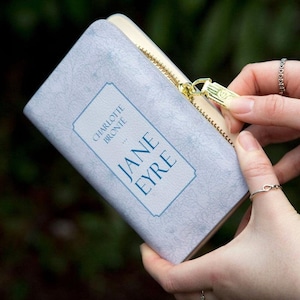 Jane Eyre Buch Geldbörse, Charlotte Brontë Geschenk, Vintage viktorianische Vegan Leder Reißverschluss Geldbörse, literarisches Geschenk für Sie