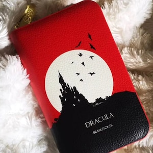 Cartera Bram Stoker, Cartera con forma de libro de Drácula, Accesorios con forma de libro, Cartera gótica con forma de libro, Regalos de vampiros, Cartera Whimsigoth - Listado rápido en EE. UU.