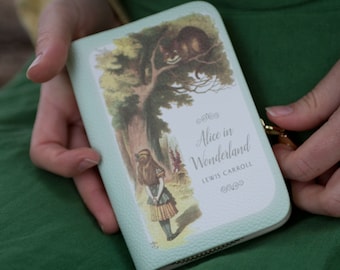 Cartera de Alicia en el País de las Maravillas, Cartera de Libro, Cartera del Gato de Cheshire, Regalo para Amantes de los Libros, Monedero con Cremallera, Cartera Cottagecore, Regalo para Hija