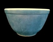 Primary Vintage Pyrex 5 quot Mixing Nesting Bowl 1 1 2 Pint Blue 401 Made in the USA