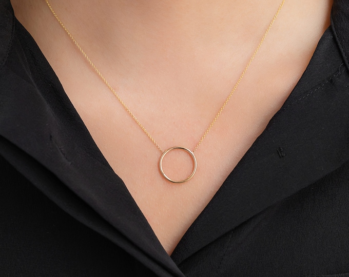 14k Gold Circle Necklace