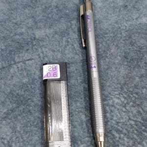 Tombow 0.6 mm mechanical pencil and tombow 0.6mm lead
