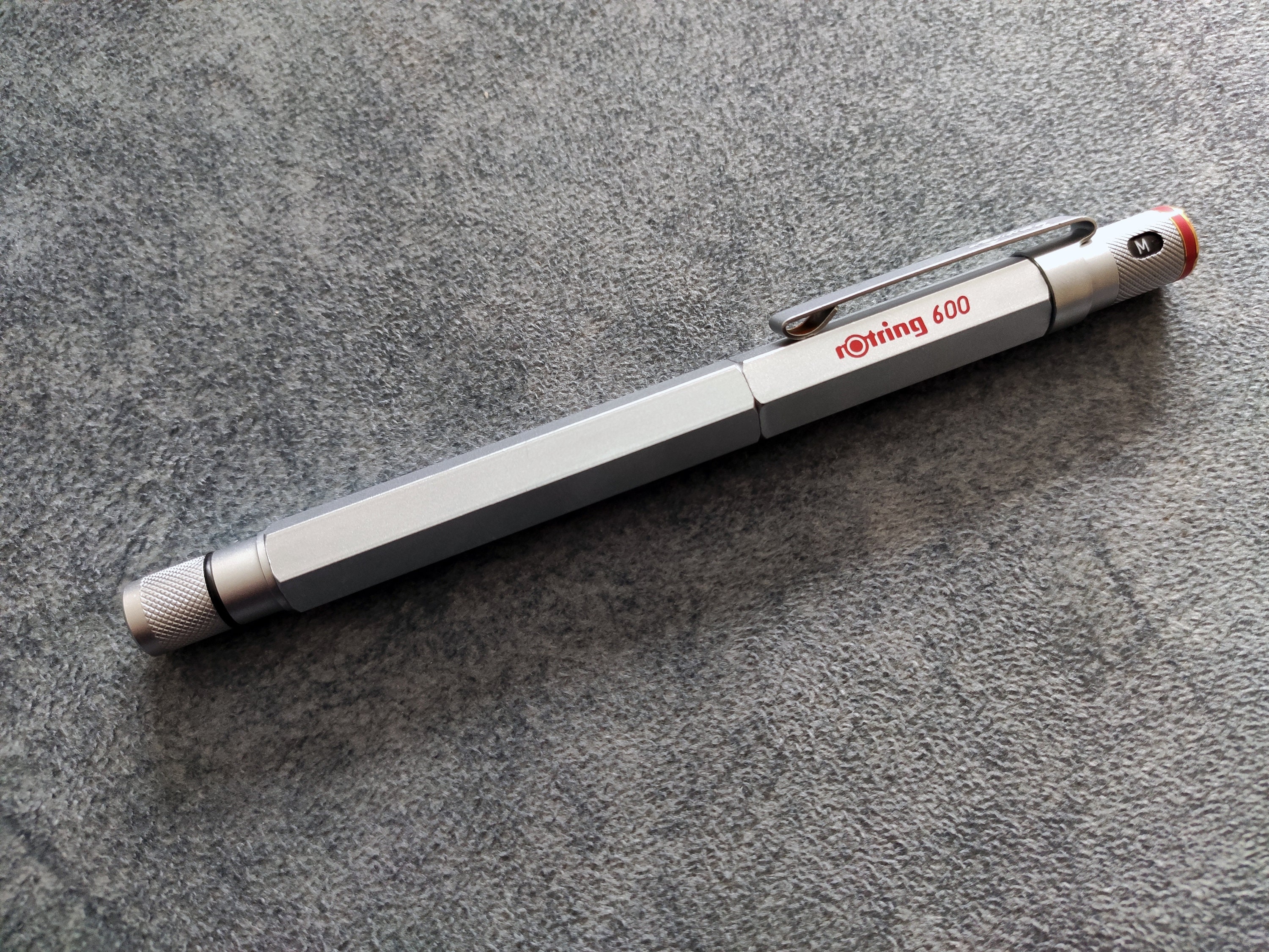 Moment vee Leed Rotring 600 Fountain Pen 18k M Nib - Etsy