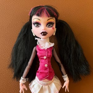 Monster High Doll | Draculaura First Wave 2008 White Elastic | Adult Collector Doll | Mattel Toys